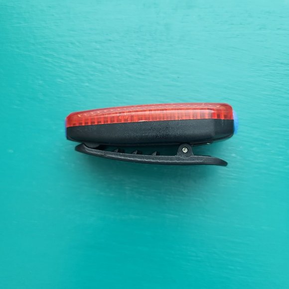 Keywell Two (2) USB Rechargeable Clip on Bike/Running Safety Lights - Red - Picture 2 of 5